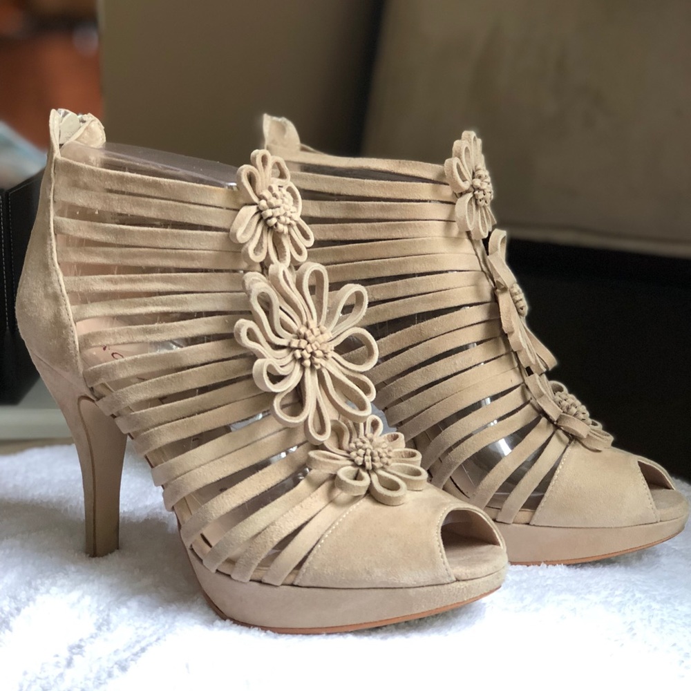 Anthropologie Strappy Platform Sandals *so cute*